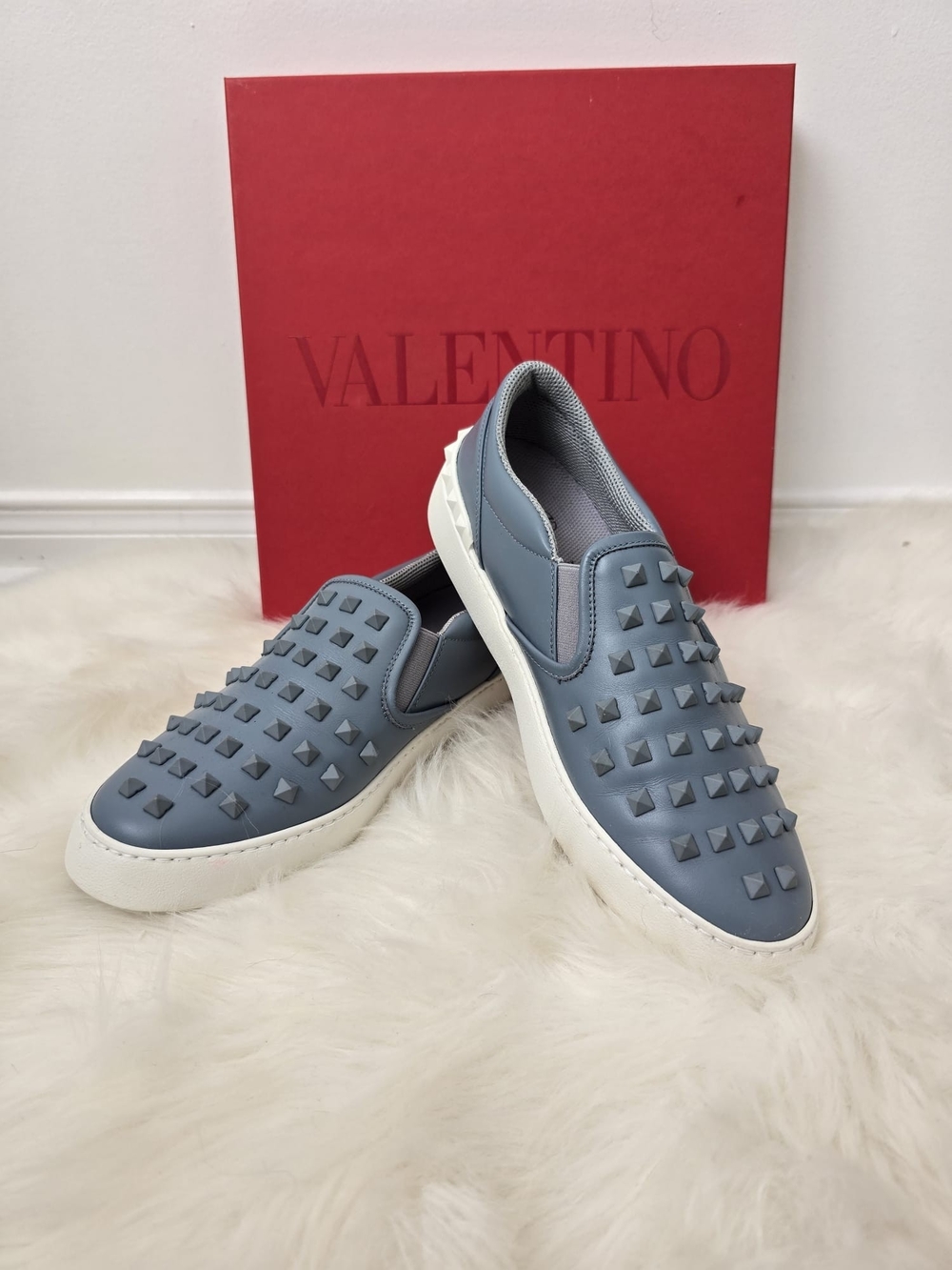 Like New - Rockstud Leather Slip-On Sneakers Blue EU 40 | W/out Box